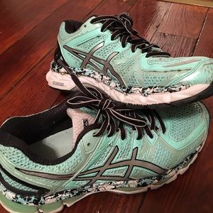 Asics Gel Kayano Sneakers!